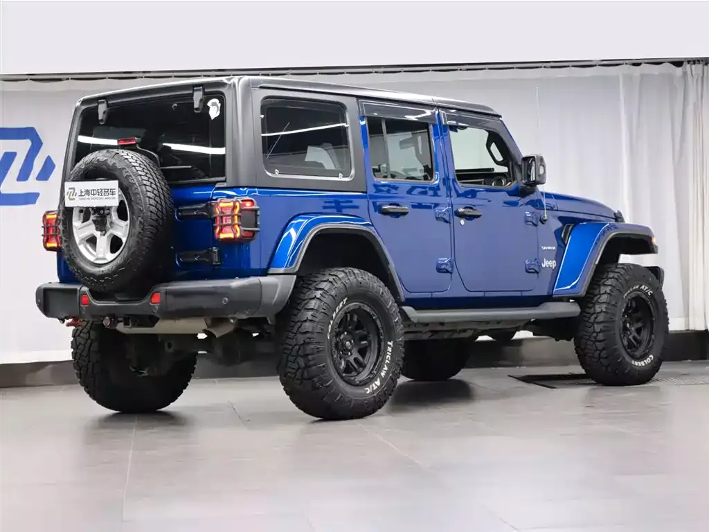 Jeep Wrangler 2021 2.0T Sahara Four-Door фото 3