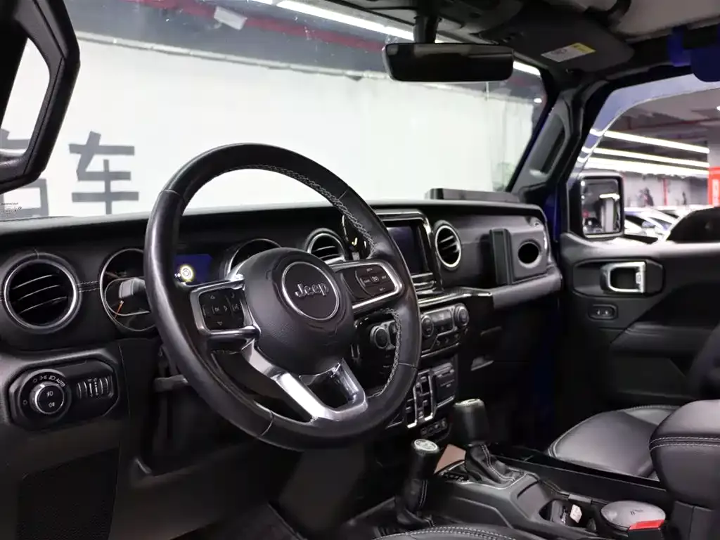 Jeep Wrangler 2021 2.0T Sahara Four-Door фото 6
