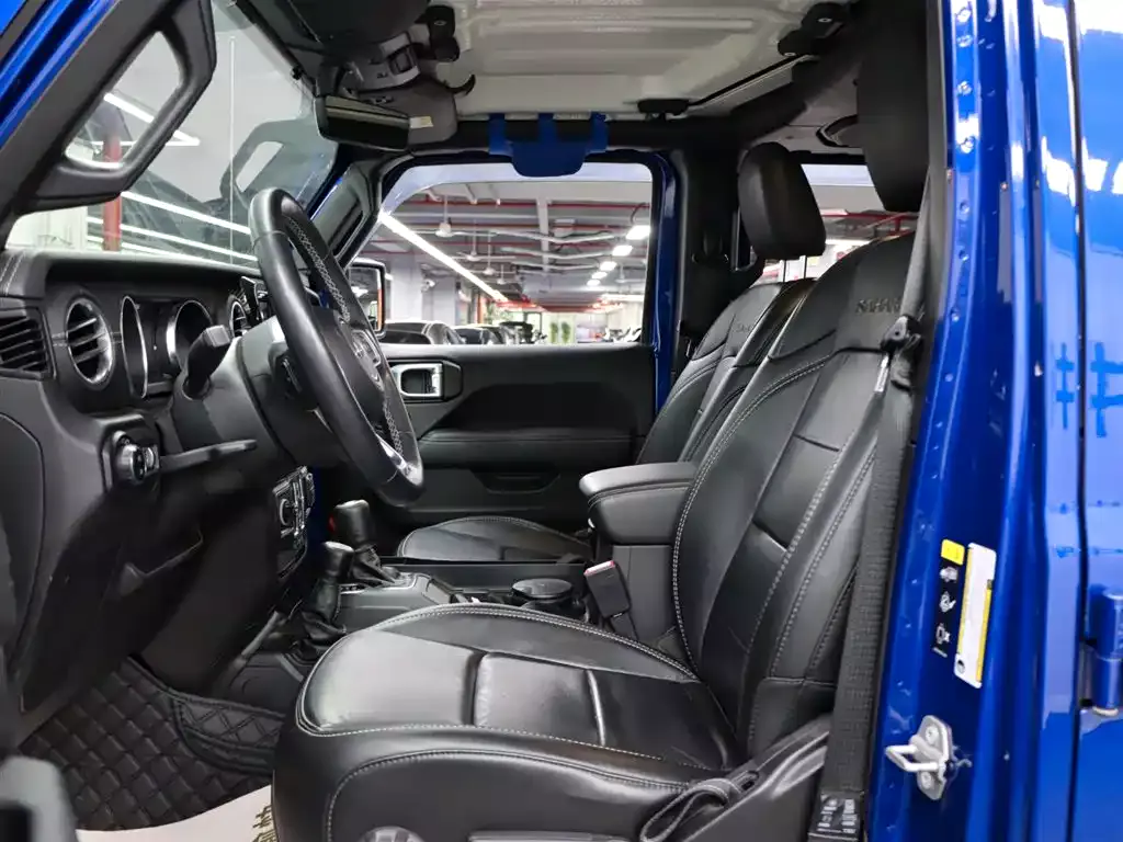 Jeep Wrangler 2021 2.0T Sahara Four-Door фото 7