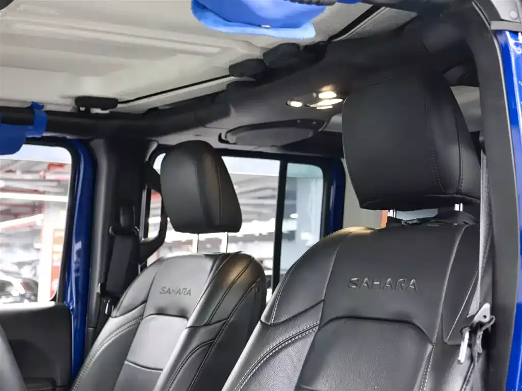 Jeep Wrangler 2021 2.0T Sahara Four-Door фото 8