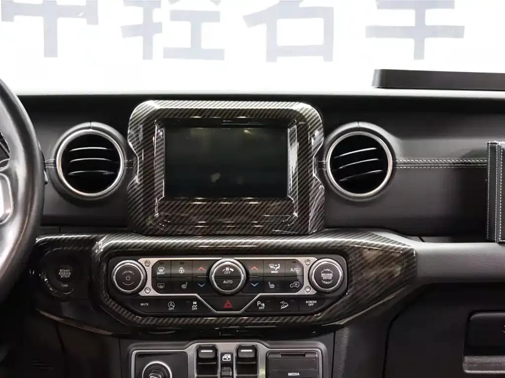 Jeep Wrangler 2021 2.0T Sahara Four-Door фото 12