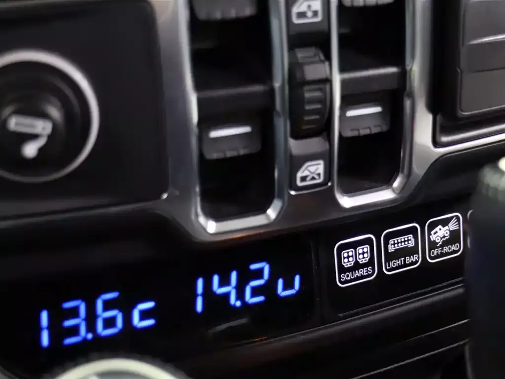 Jeep Wrangler 2021 2.0T Sahara Four-Door фото 16