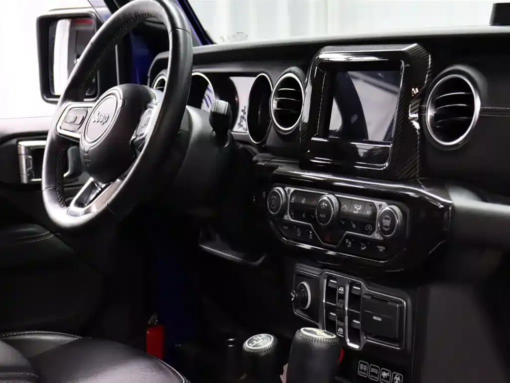 Jeep Wrangler 2021 2.0T Sahara Four-Door фото 17
