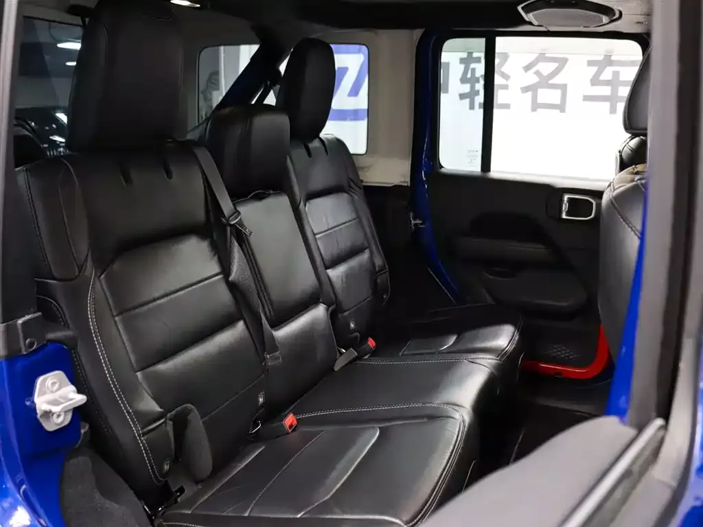Jeep Wrangler 2021 2.0T Sahara Four-Door фото 20