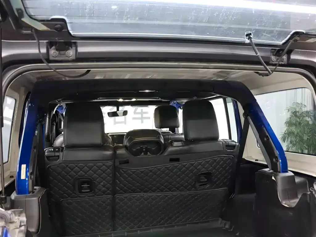 Jeep Wrangler 2021 2.0T Sahara Four-Door фото 27