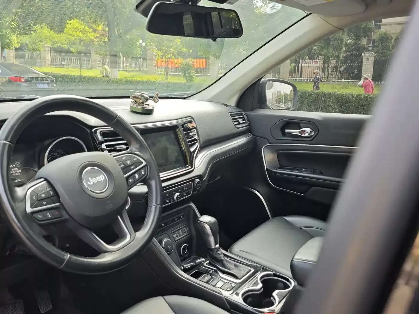 Jeep Grand Commander 2018 2.0T AWD Ultimate Edition (China V) фото 12