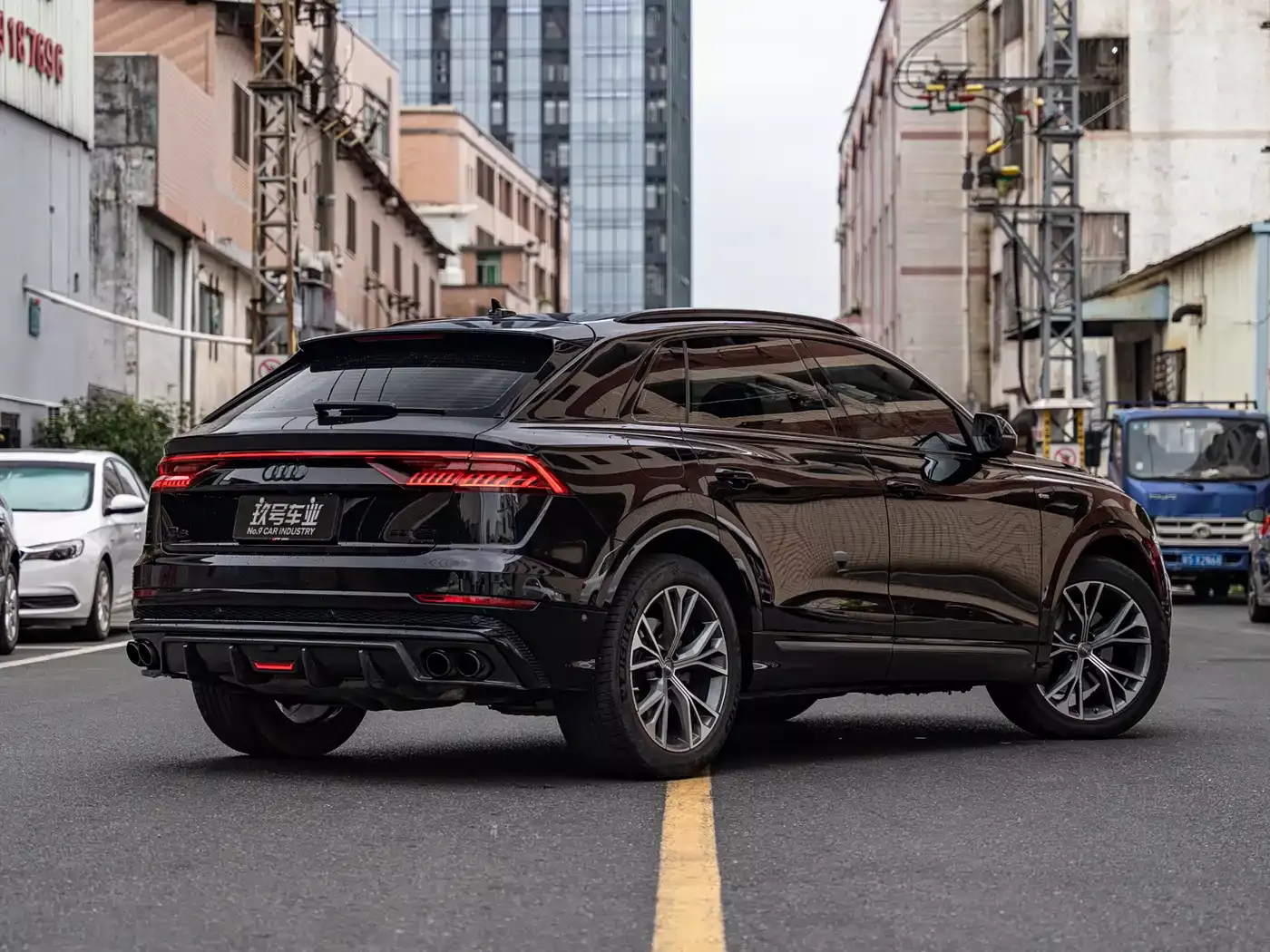 Audi Q8 2021 Model 55 TFSI Luxury Dynamic фото 3