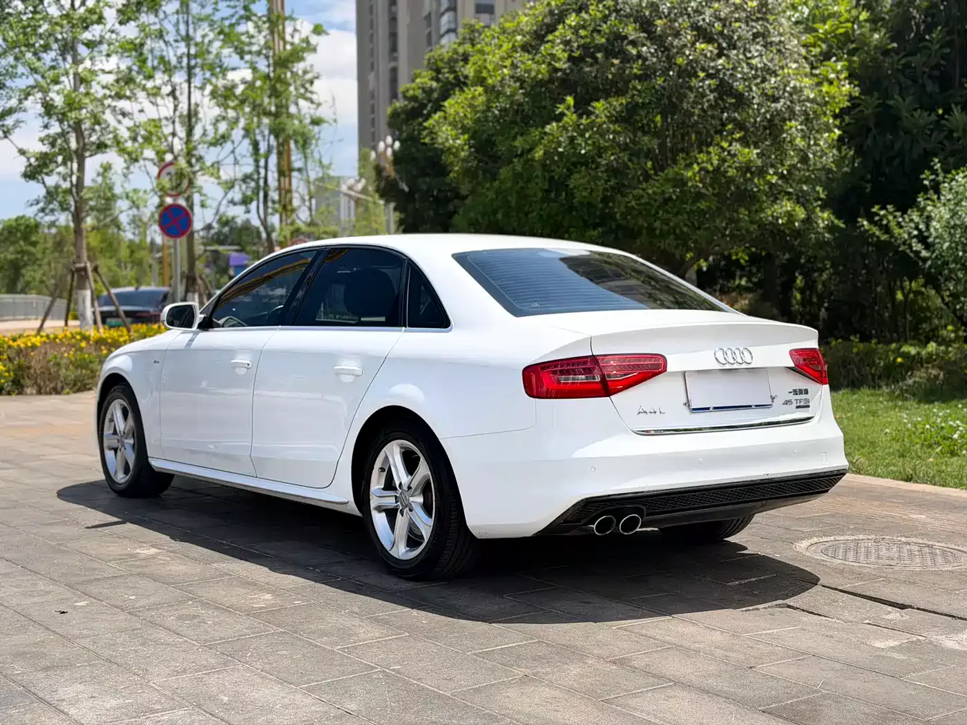 Audi A4L 2015 45 TFSI quattro Individual Sport фото 5