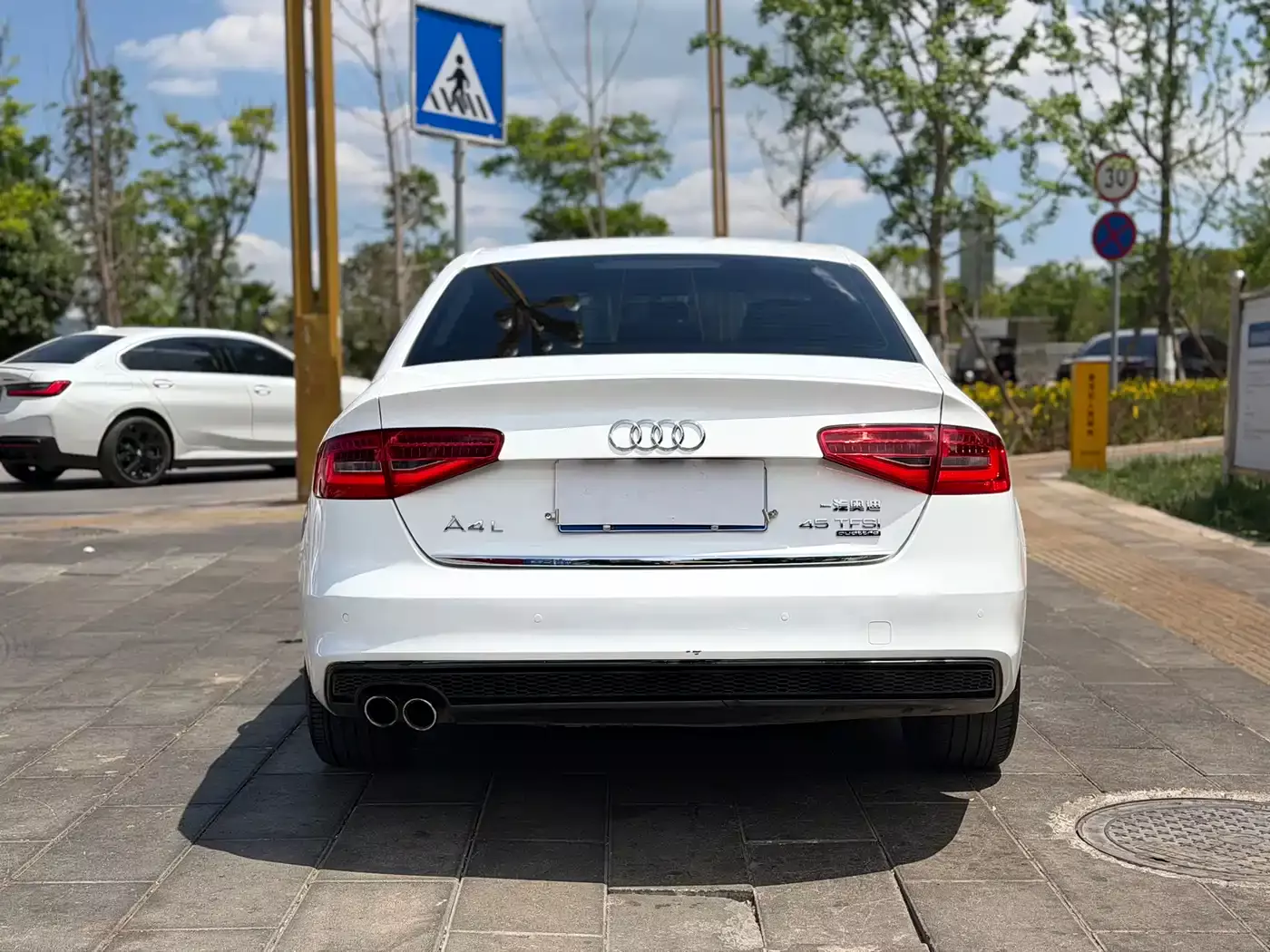 Audi A4L 2015 45 TFSI quattro Individual Sport фото 6