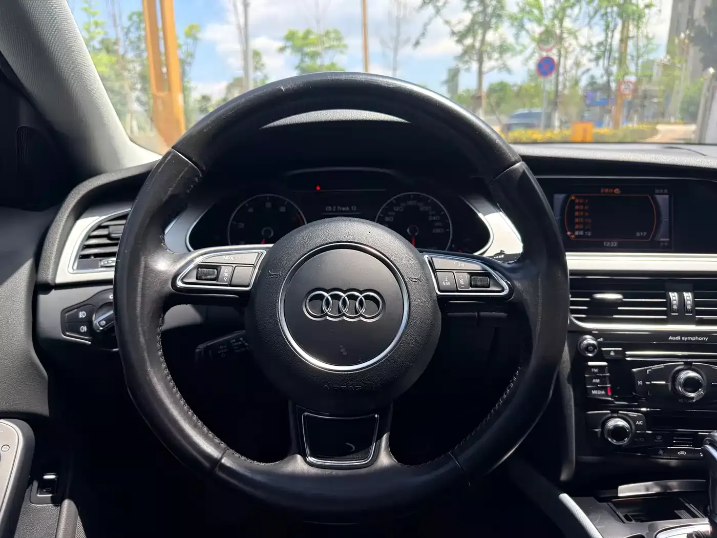 Audi A4L 2015 45 TFSI quattro Individual Sport фото 8