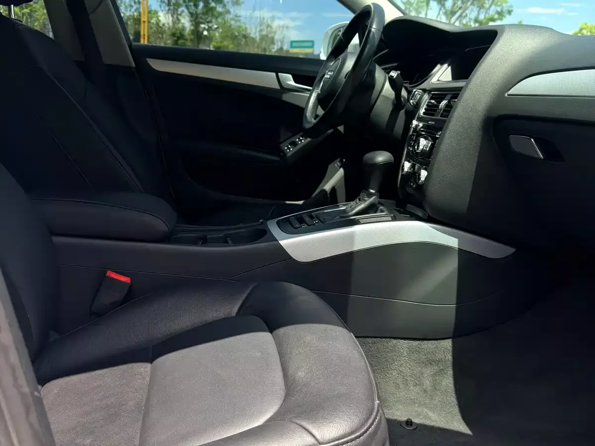 Audi A4L 2015 45 TFSI quattro Individual Sport фото 11
