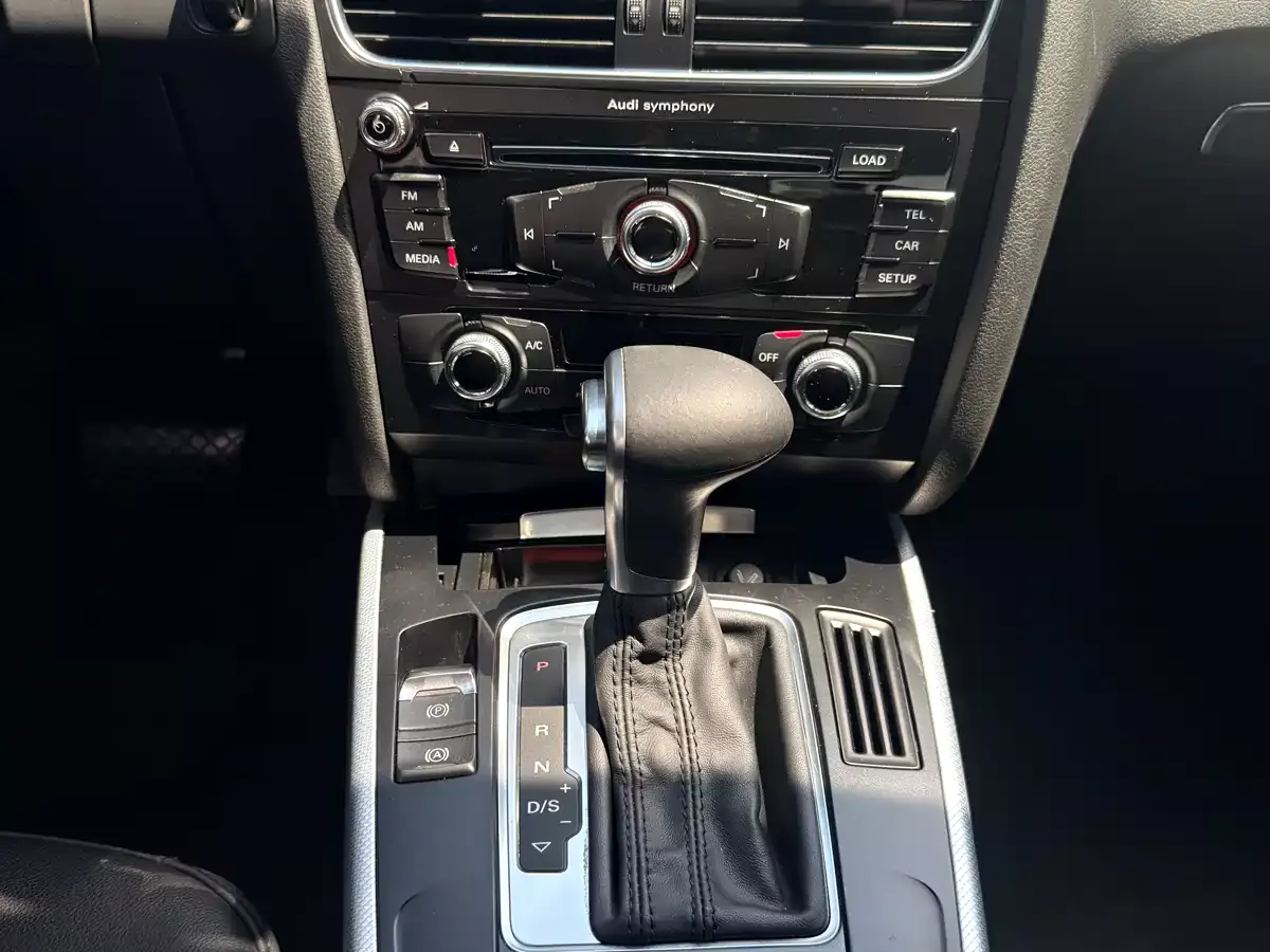 Audi A4L 2015 45 TFSI quattro Individual Sport фото 12