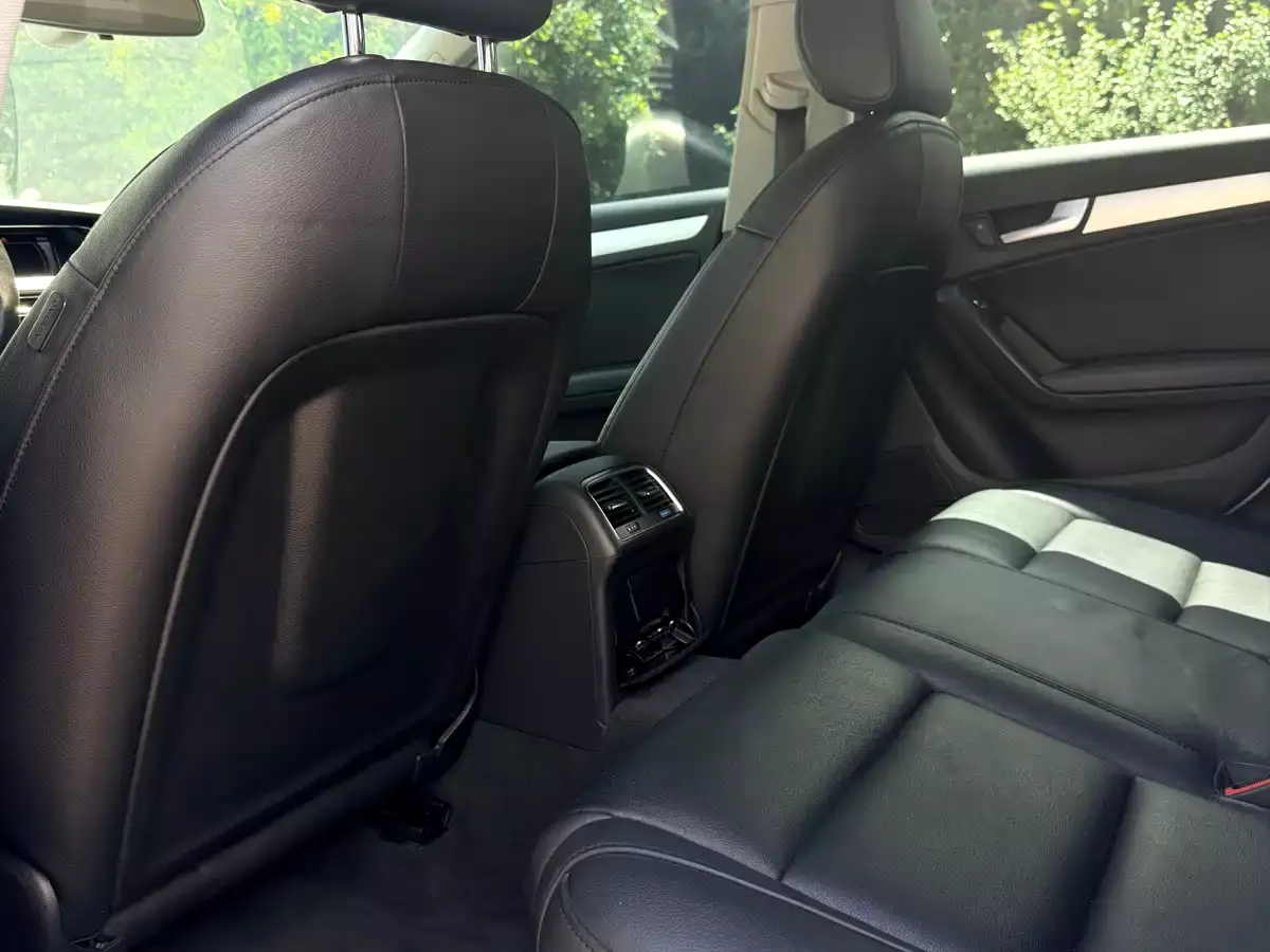 Audi A4L 2015 45 TFSI quattro Individual Sport фото 14
