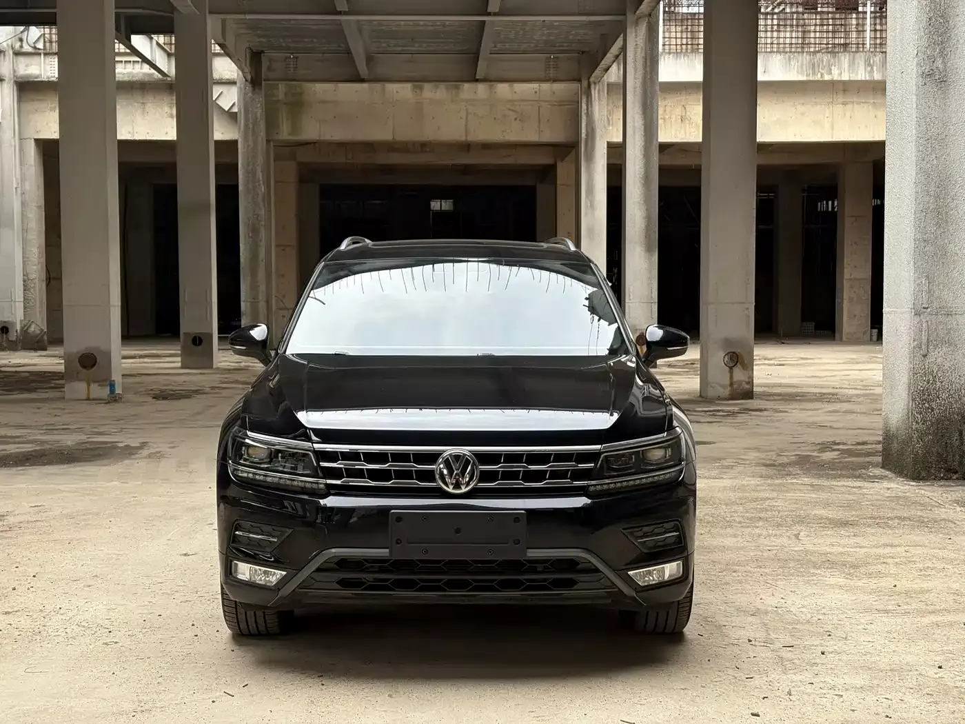 Volkswagen Tiguan L 2018 380TSI Automatic AWD Luxury Edition фото 2