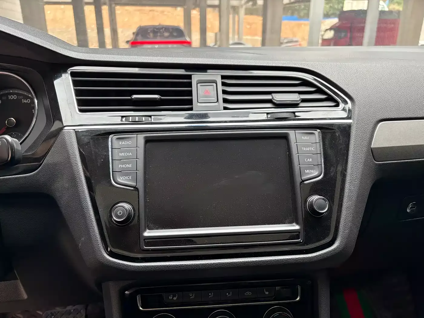 Volkswagen Tiguan L 2018 380TSI Automatic AWD Luxury Edition фото 6