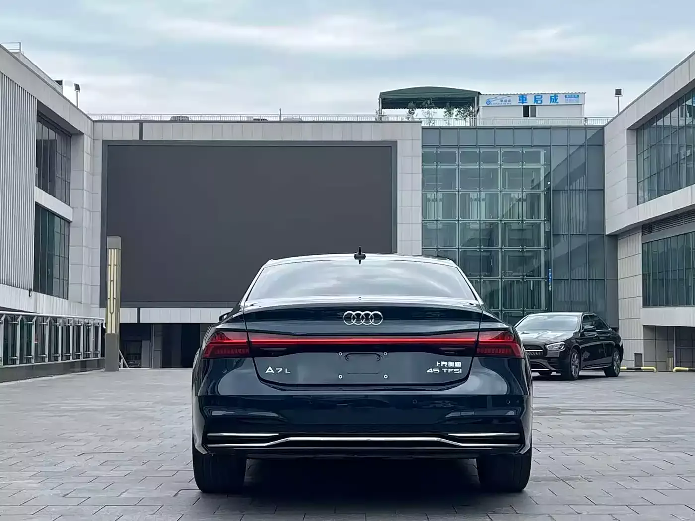Audi A7L 2022 45 TFSI S-line Dream Builder Edition фото 11