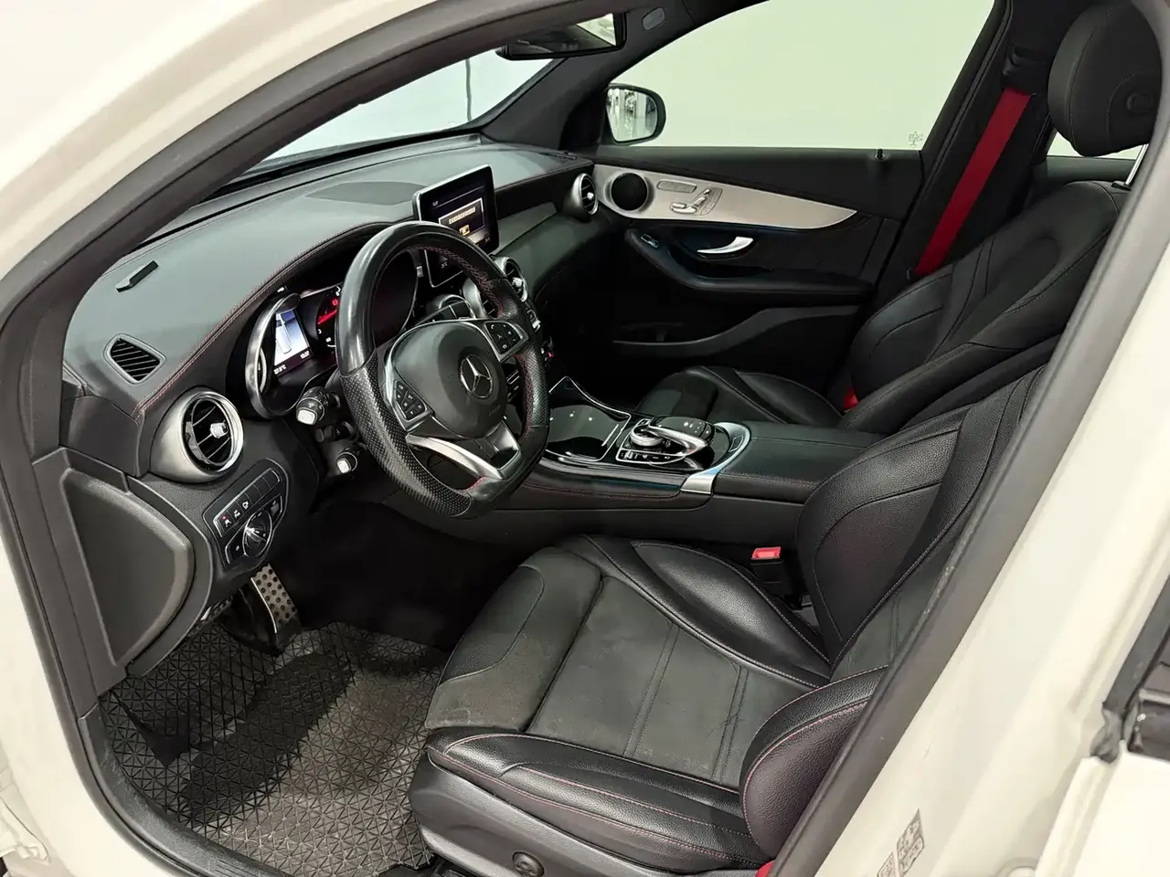 Mercedes-Benz GLC AMG 2017 AMG GLC 43 4MATIC фото 12