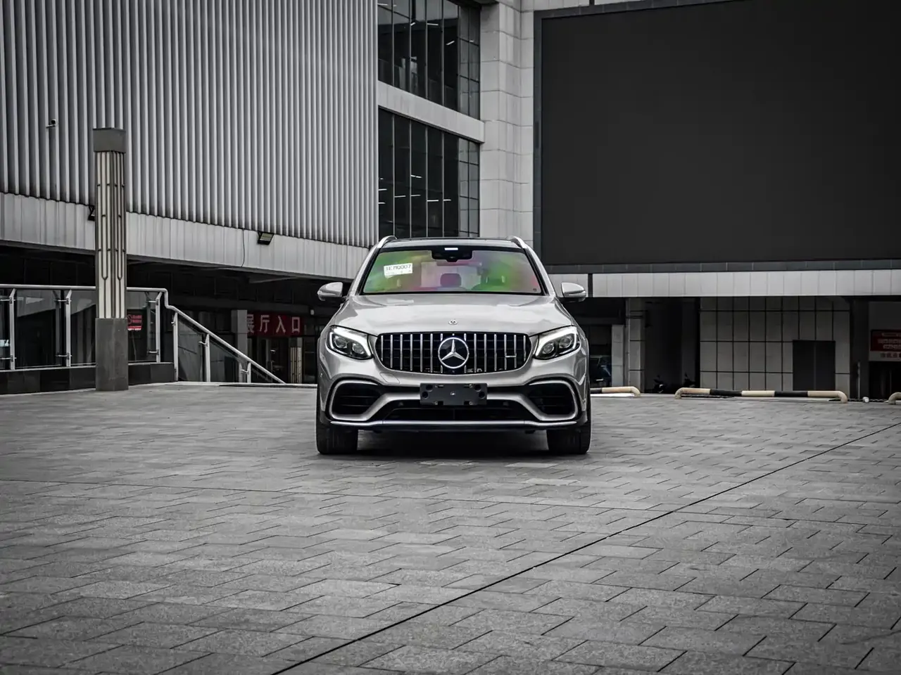 Mercedes-Benz GLC AMG 2018 AMG GLC 63 4MATIC+ фото 3