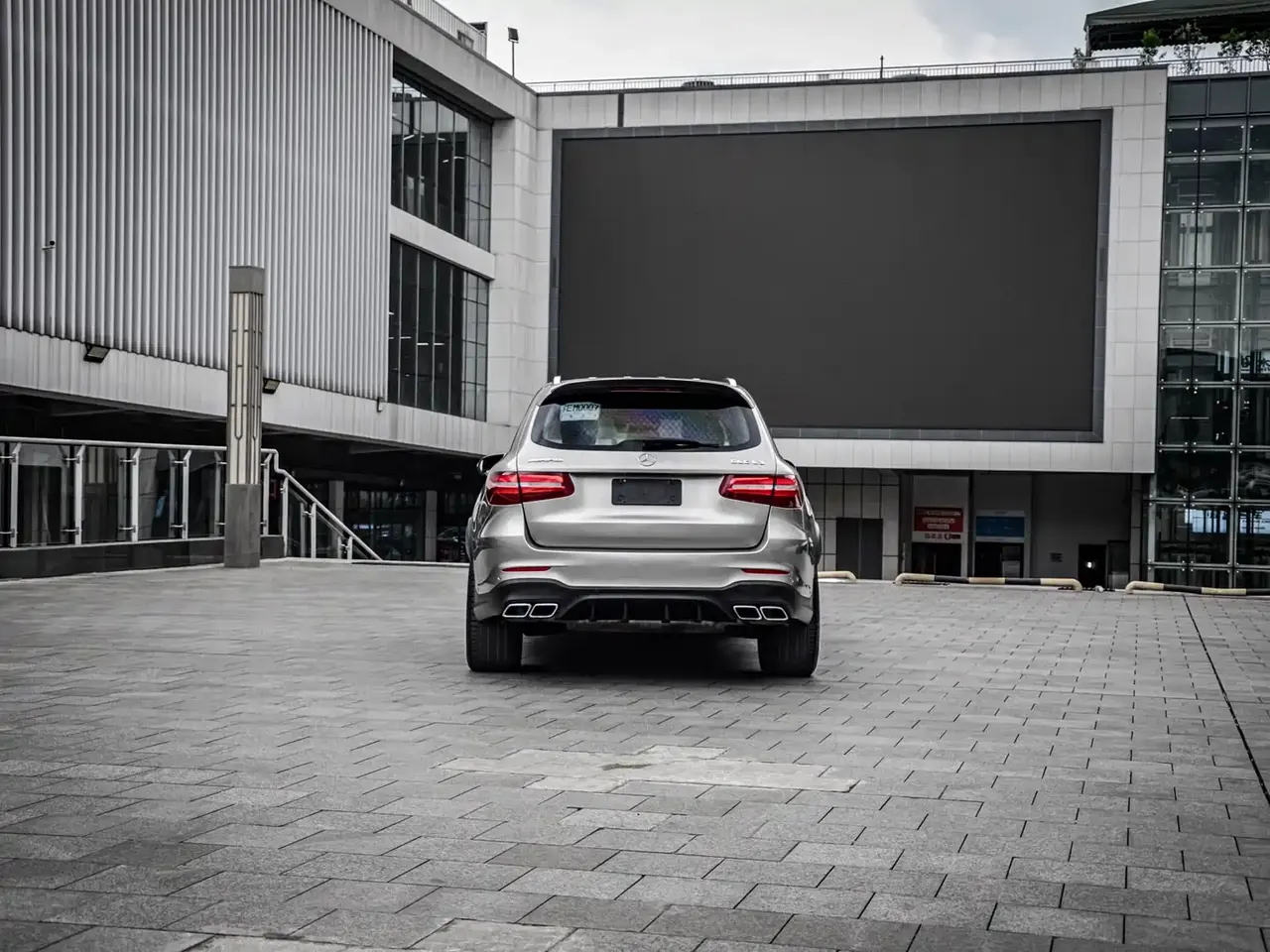Mercedes-Benz GLC AMG 2018 AMG GLC 63 4MATIC+ фото 6