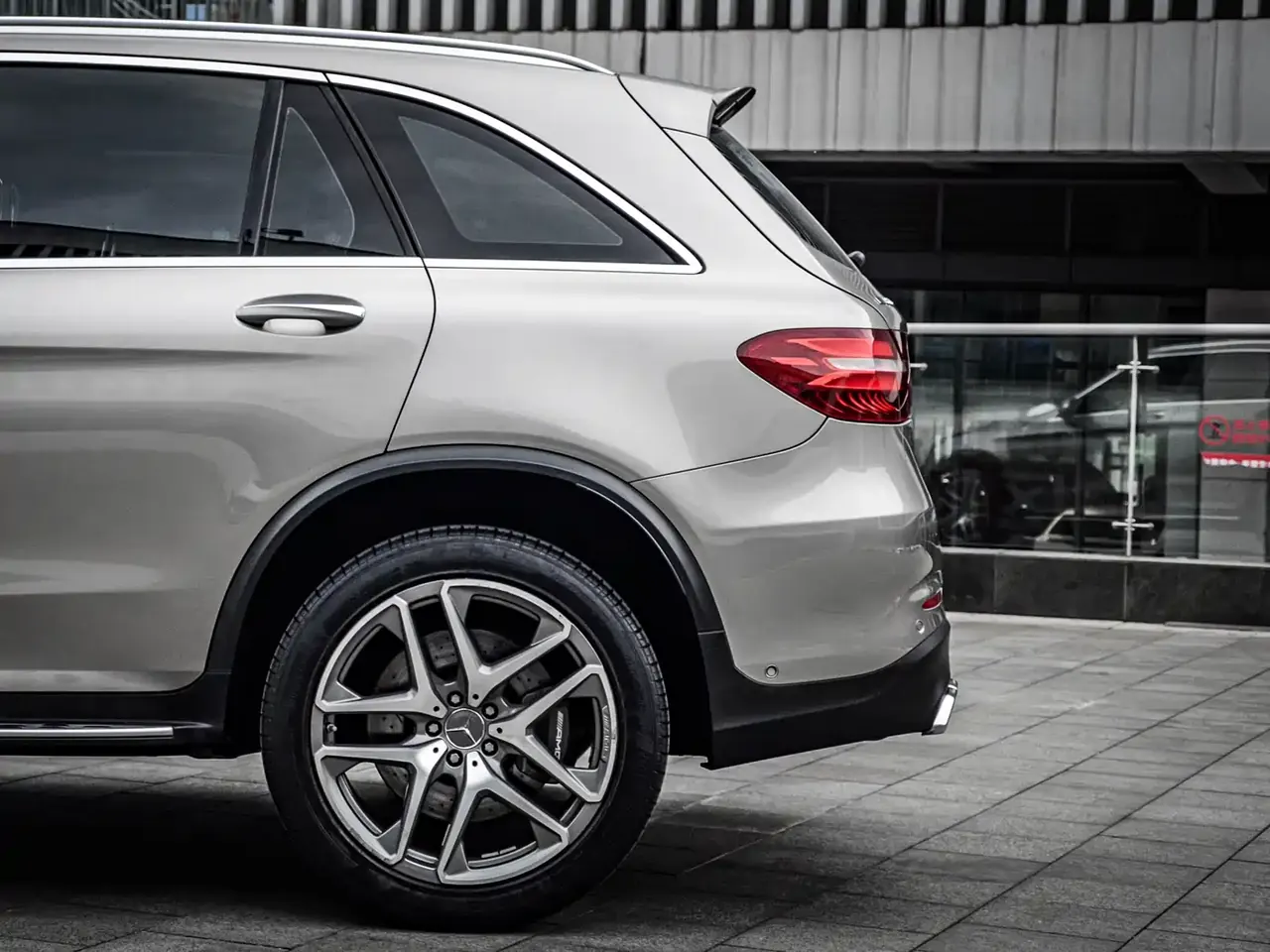 Mercedes-Benz GLC AMG 2018 AMG GLC 63 4MATIC+ фото 10