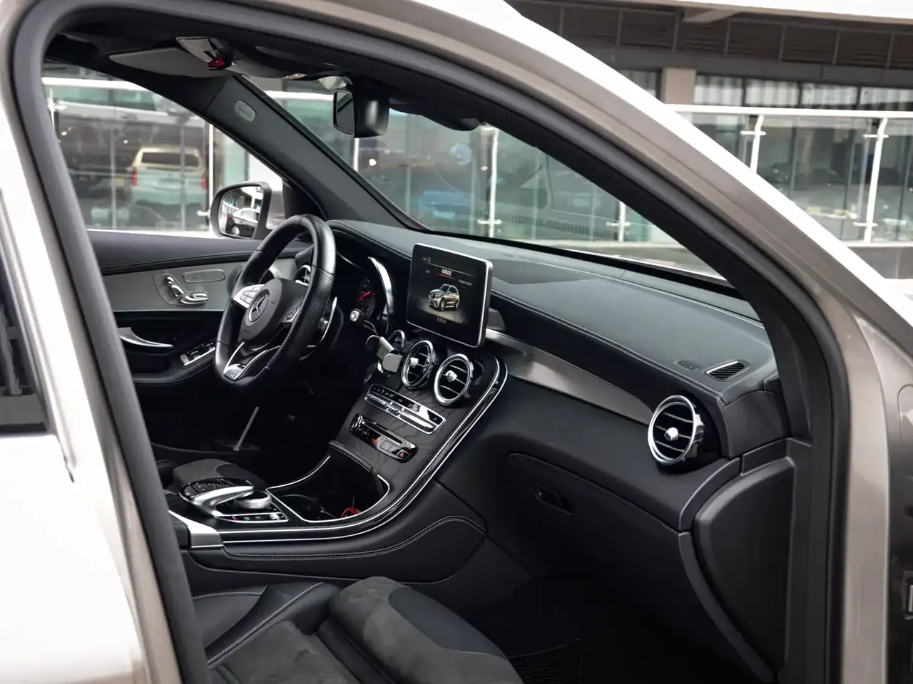Mercedes-Benz GLC AMG 2018 AMG GLC 63 4MATIC+ фото 16