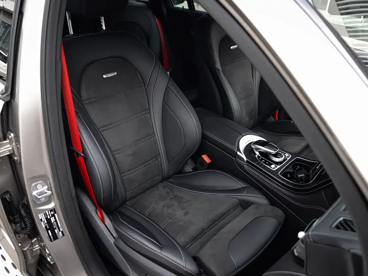 Mercedes-Benz GLC AMG 2018 AMG GLC 63 4MATIC+ фото 17