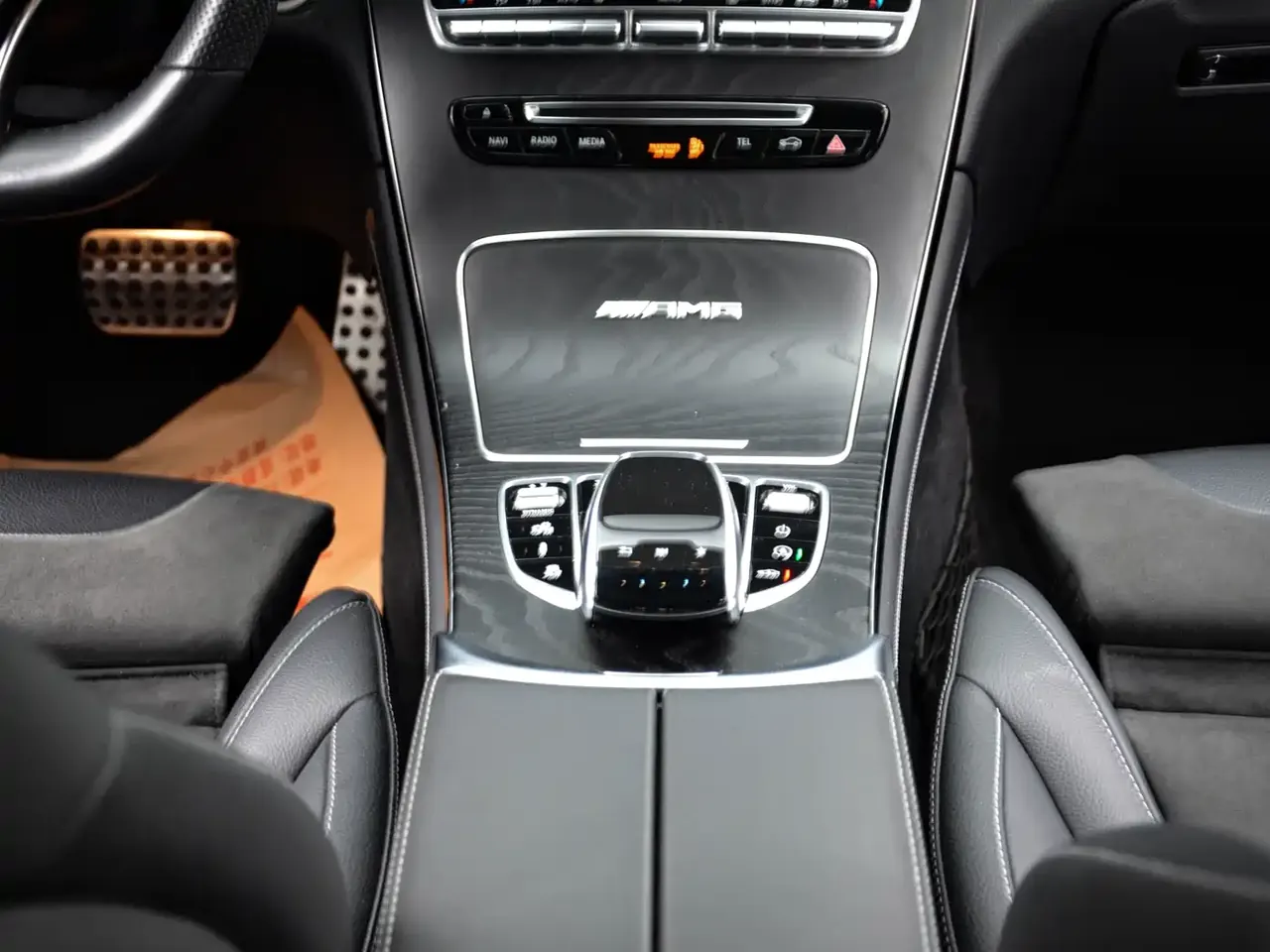 Mercedes-Benz GLC AMG 2018 AMG GLC 63 4MATIC+ фото 23