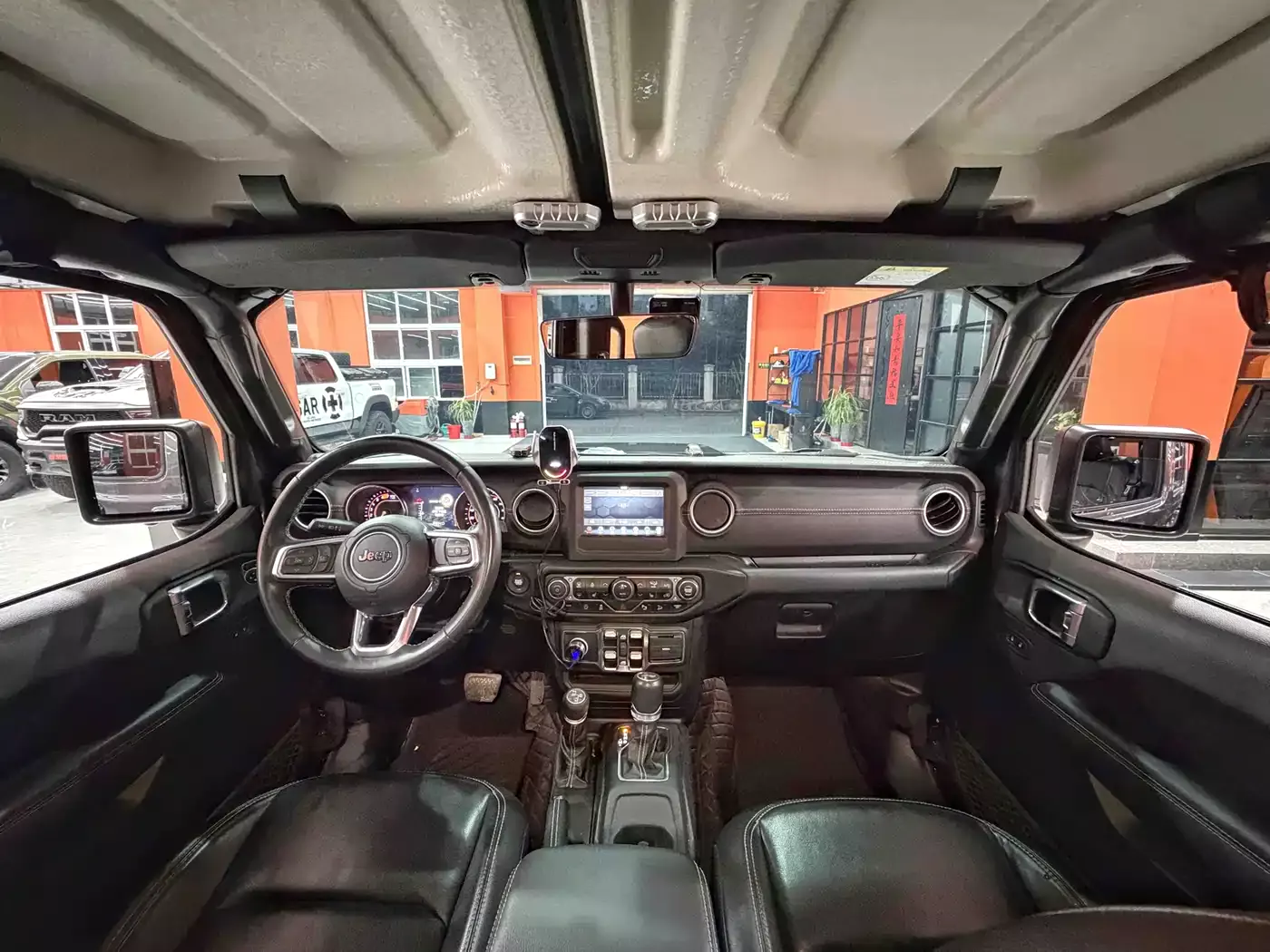 Jeep Wrangler 2019 2.0T Sahara 4-Door China V фото 9