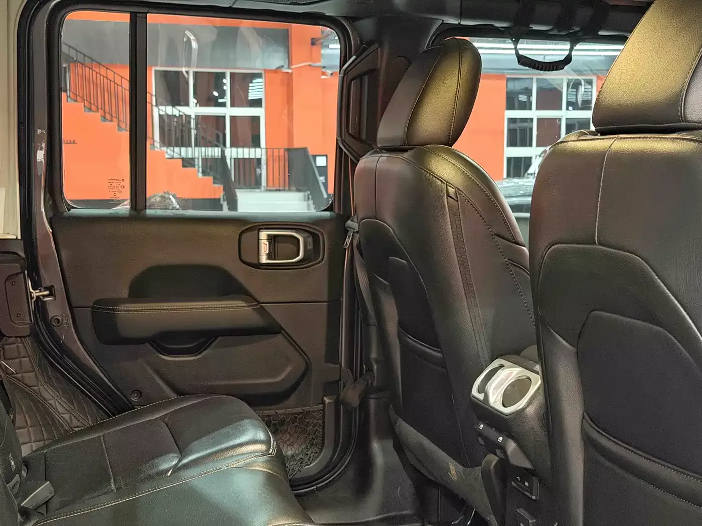Jeep Wrangler 2019 2.0T Sahara 4-Door China V фото 15