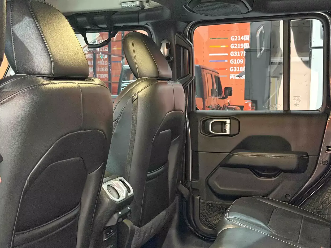 Jeep Wrangler 2019 2.0T Sahara 4-Door China V фото 16