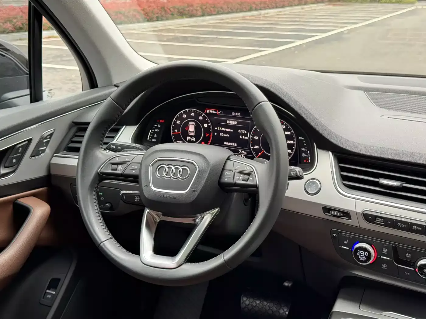 Audi Q7 2018 40 TFSI Comfort фото 10
