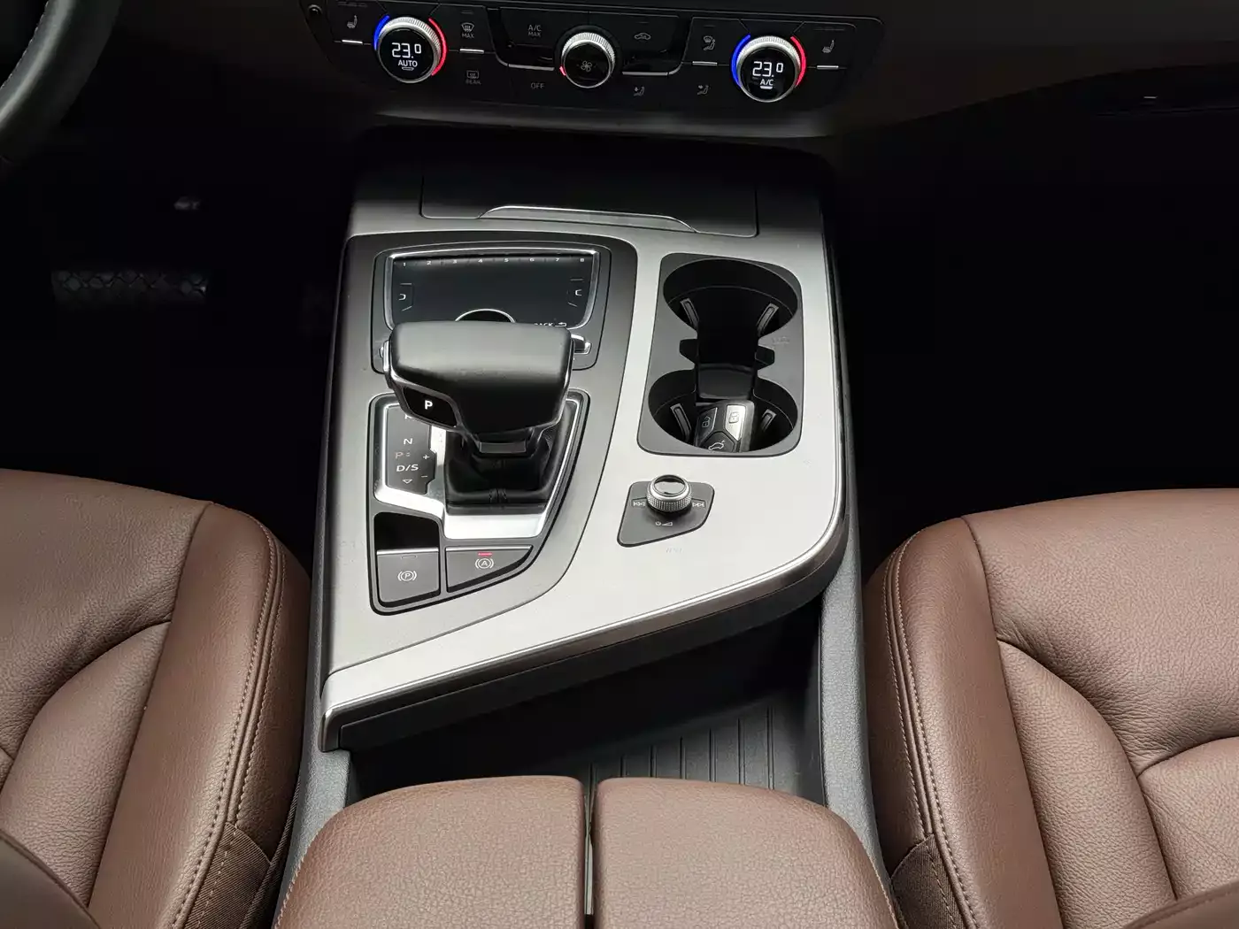 Audi Q7 2018 40 TFSI Comfort фото 12