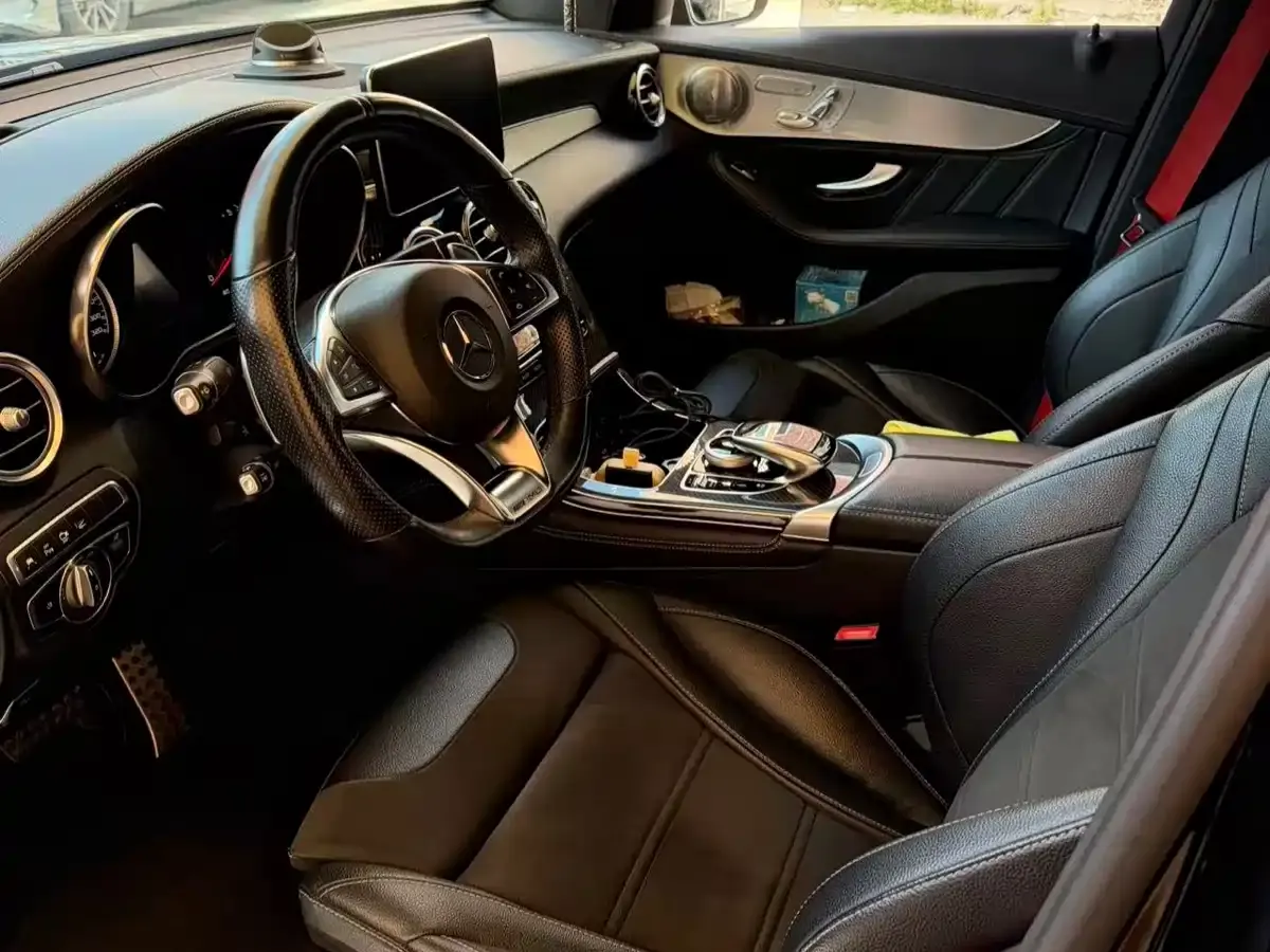 Mercedes-Benz GLC AMG 2018 AMG GLC 63 4MATIC+ фото 4