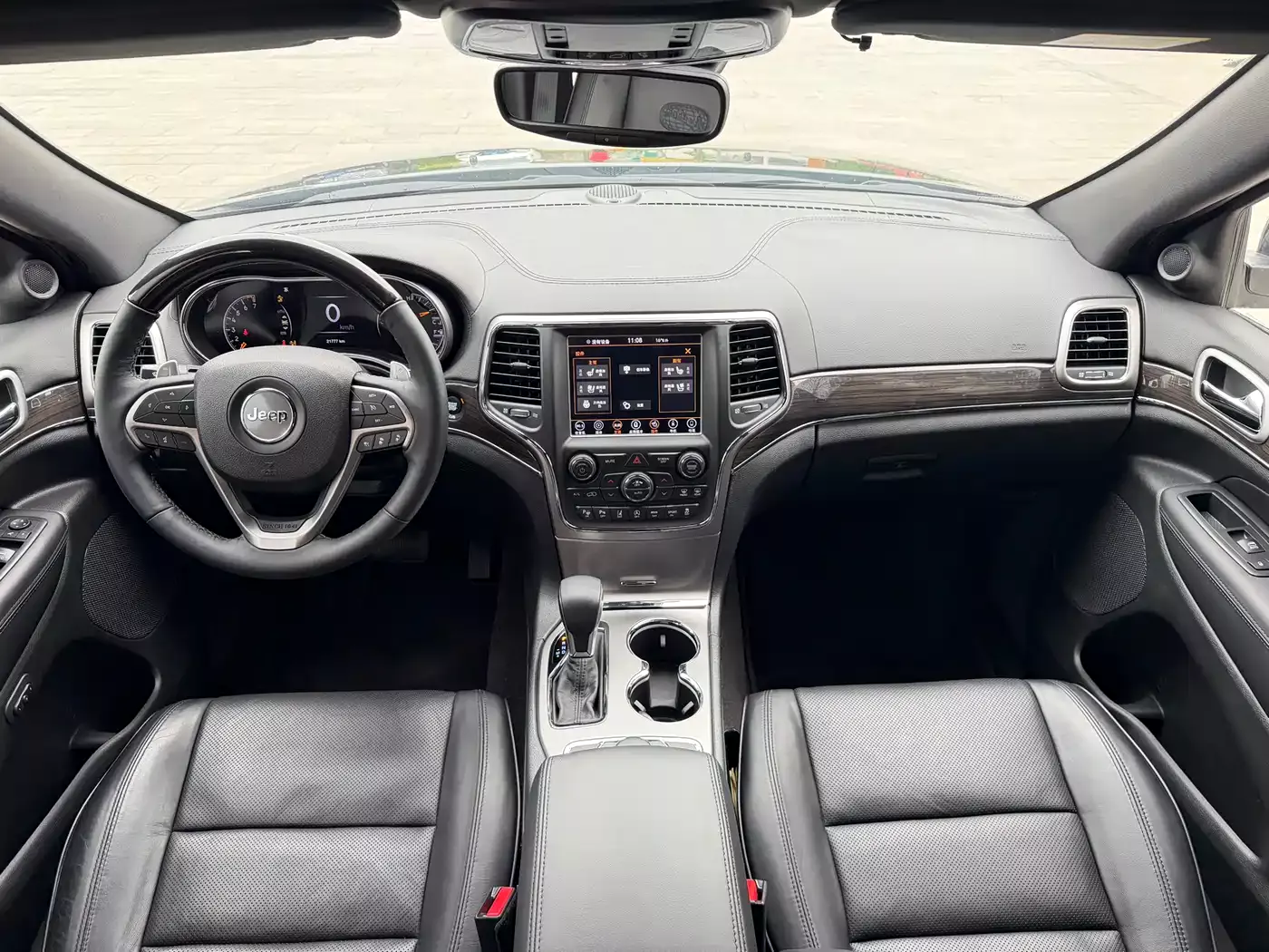 Jeep Grand Cherokee (Import) 2019 3.6L Luxury Navigation фото 10