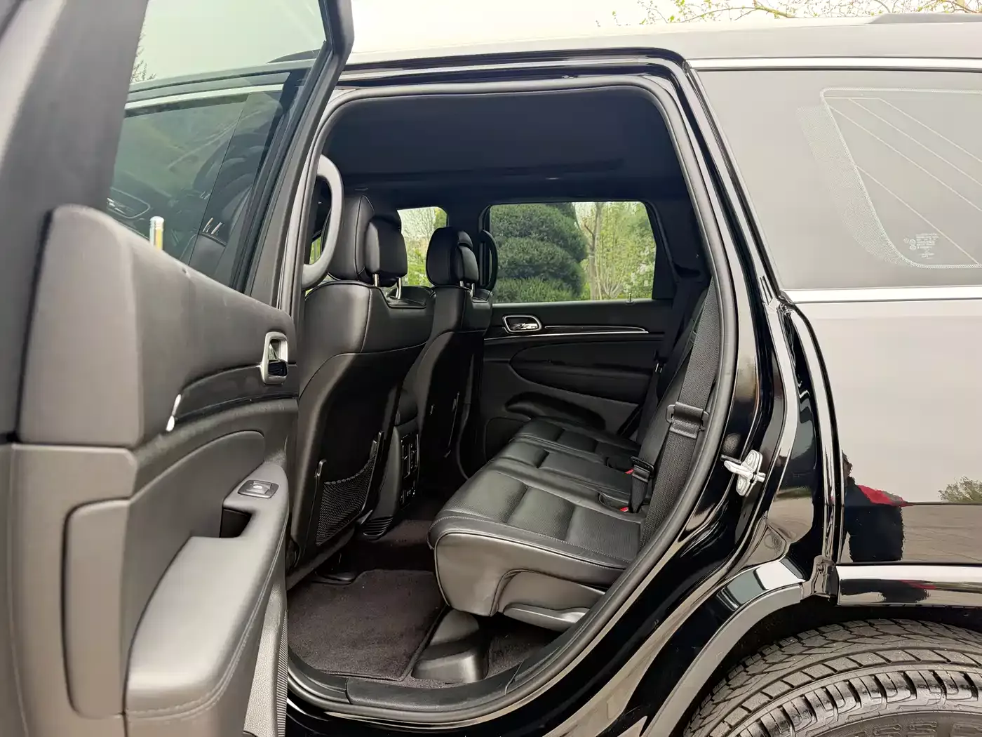 Jeep Grand Cherokee (Import) 2019 3.6L Luxury Navigation фото 13
