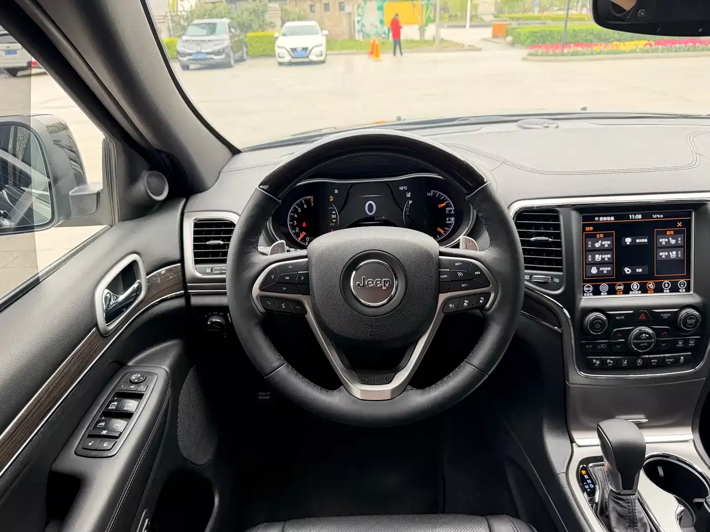 Jeep Grand Cherokee (Import) 2019 3.6L Luxury Navigation фото 19
