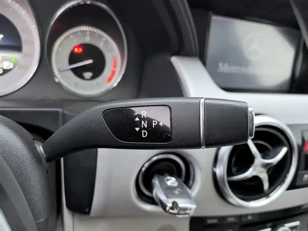 Mercedes-Benz GLK-Class 2014 GLK 260 4MATIC Dynamic фото 13