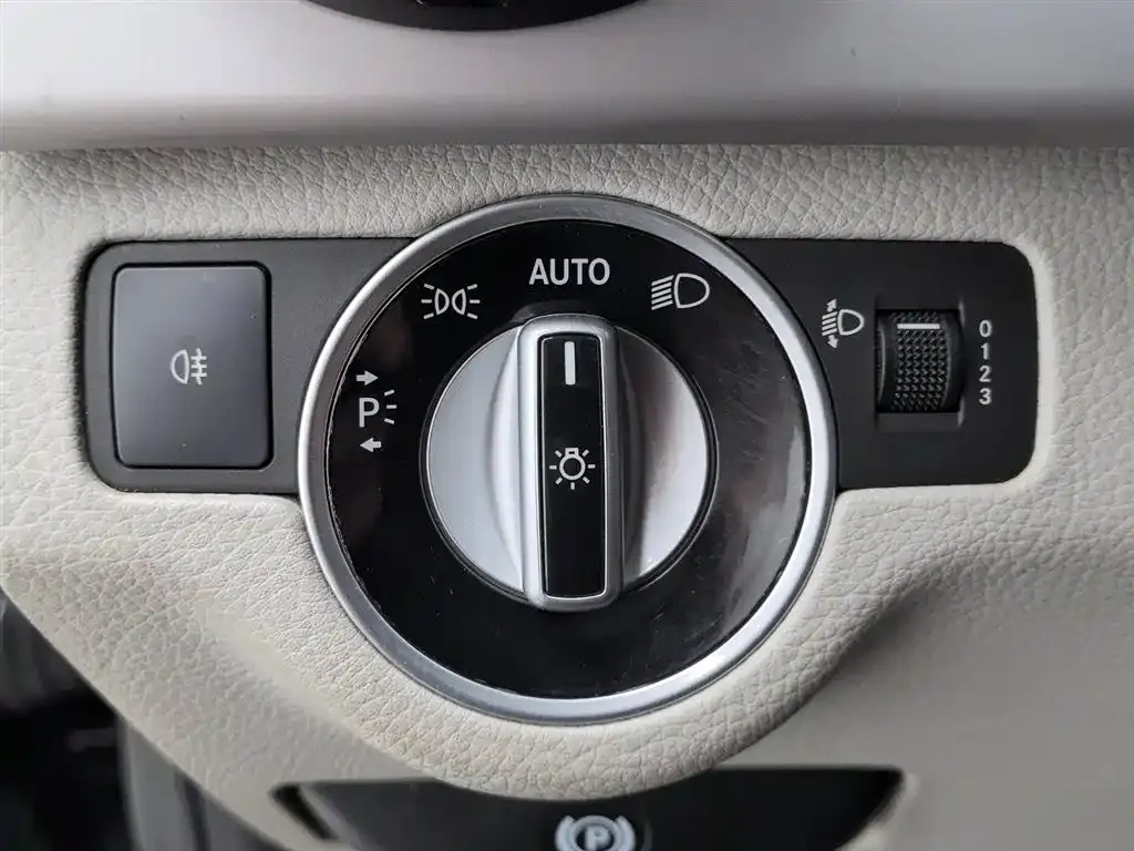 Mercedes-Benz GLK-Class 2014 GLK 260 4MATIC Dynamic фото 21