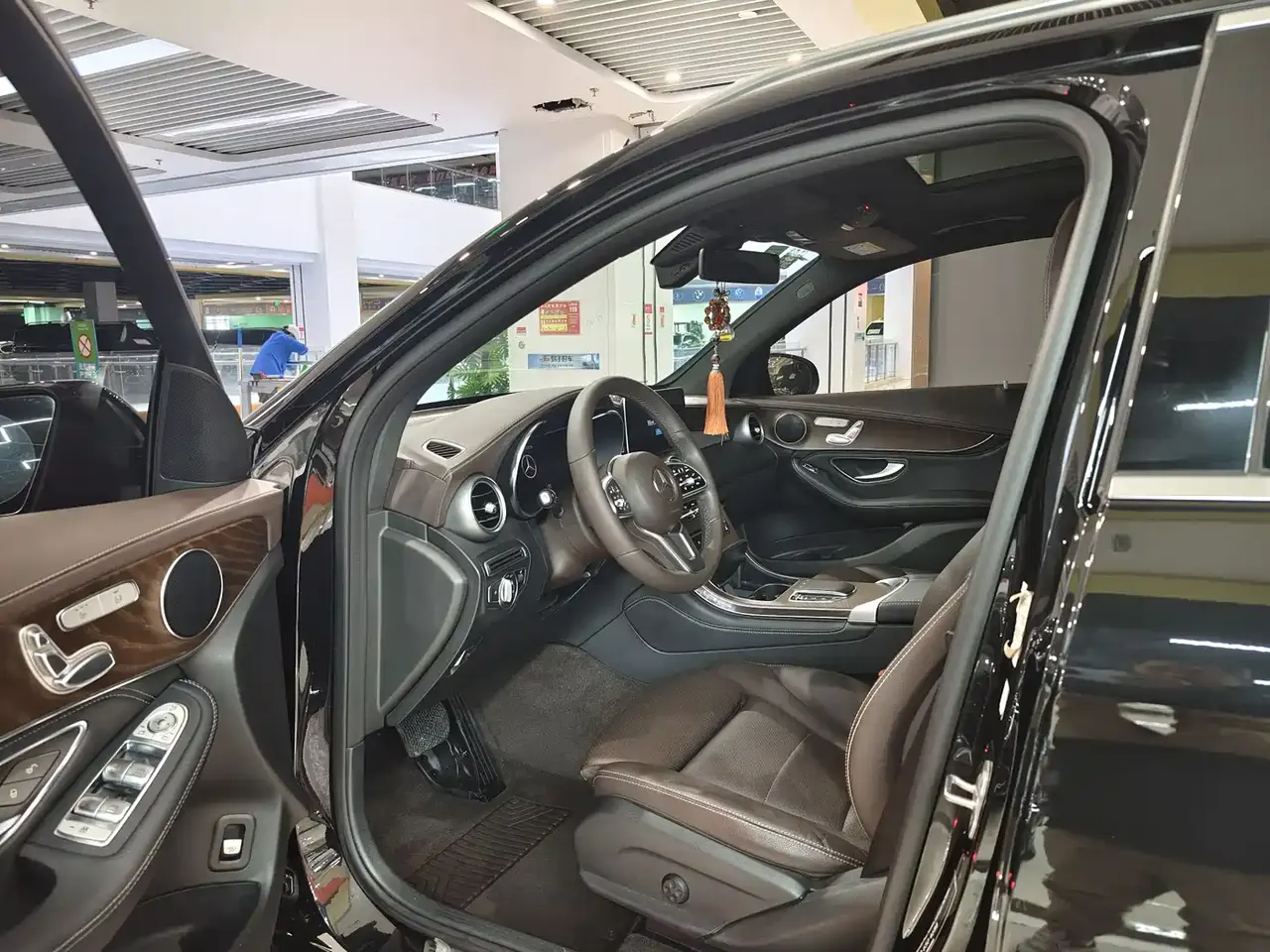 Mercedes-Benz GLC 2020 GLC 260 L 4MATIC Luxury фото 5