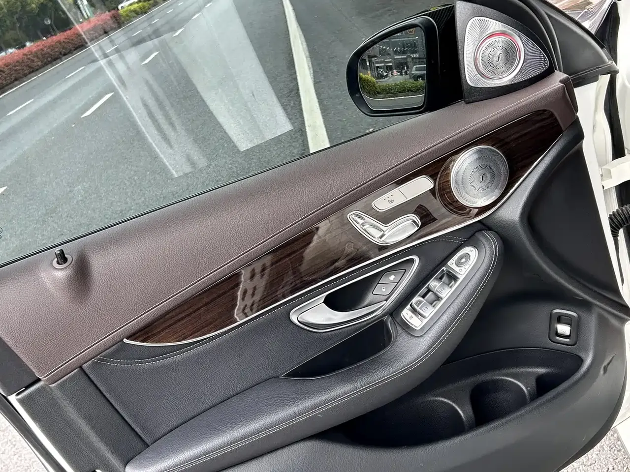 Mercedes-Benz GLC 2017 GLC 260 4MATIC Luxury фото 5