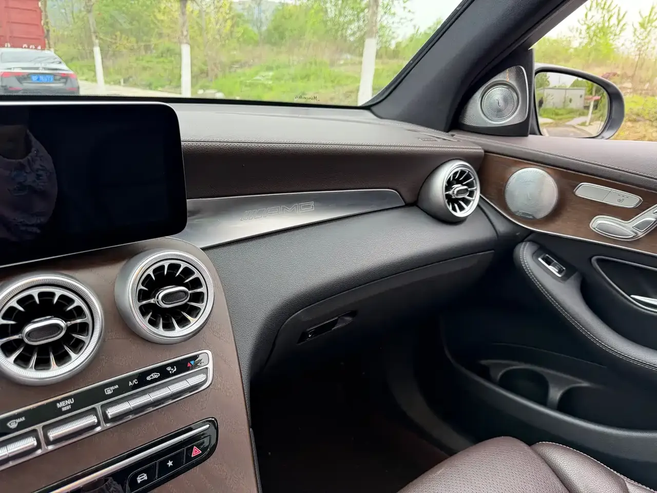 Mercedes-Benz GLC 2023 GLC 300 L 4MATIC Sport 5-Seater фото 7