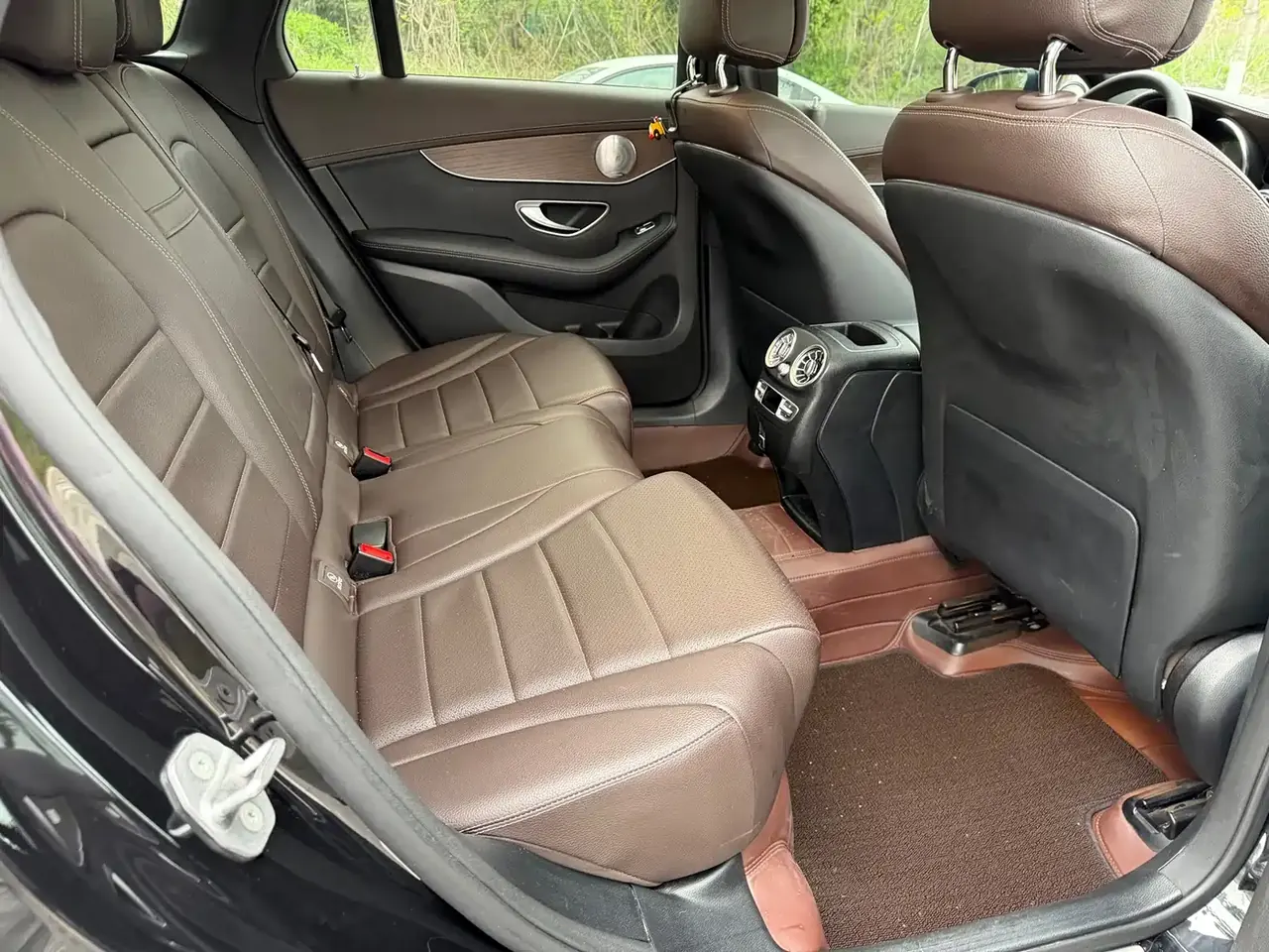 Mercedes-Benz GLC 2023 GLC 300 L 4MATIC Sport 5-Seater фото 11