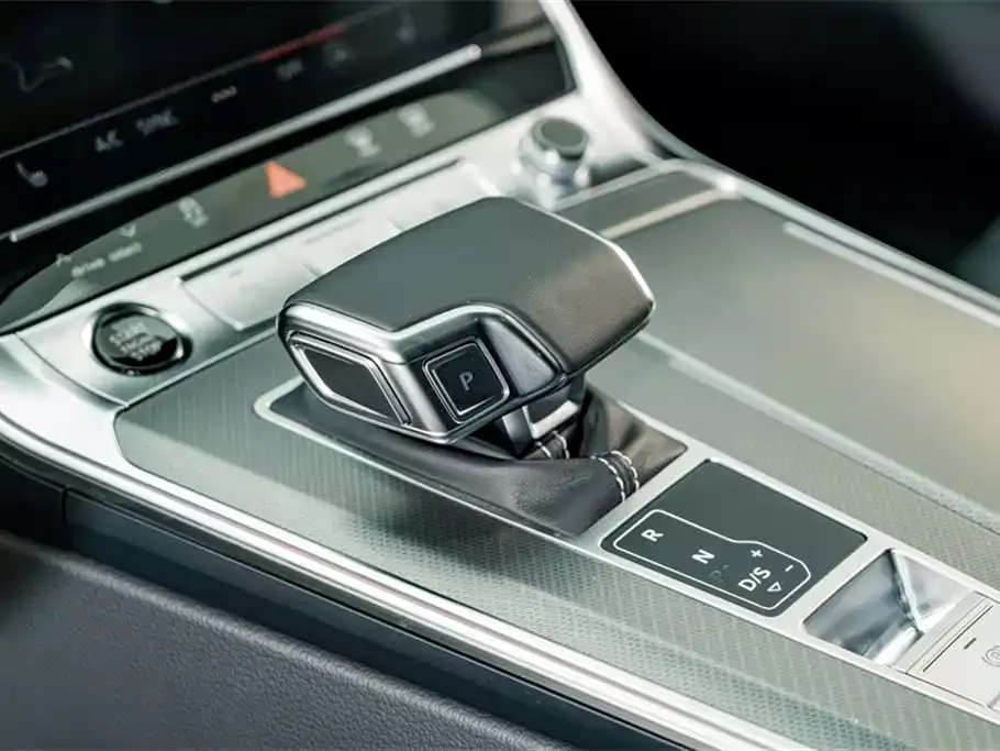 Audi A7 2025 Model 45 TFSI Premium Selection фото 16