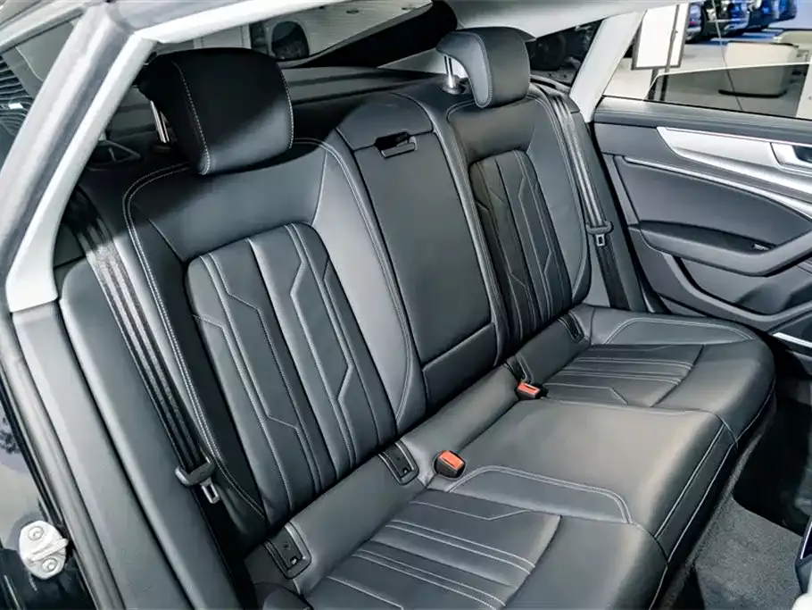 Audi A7 2025 Model 45 TFSI Premium Selection фото 23