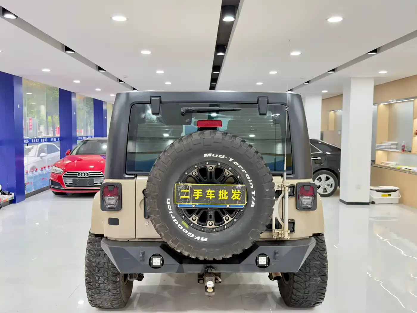 Jeep Wrangler 2015 3.0L Sahara 4-Door Comfort Edition фото 8