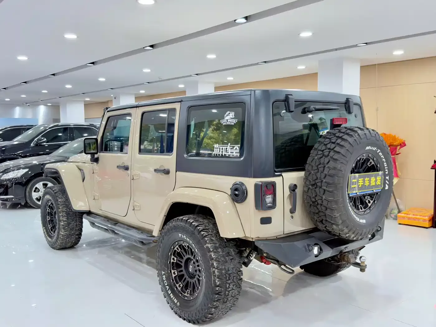 Jeep Wrangler 2015 3.0L Sahara 4-Door Comfort Edition фото 9