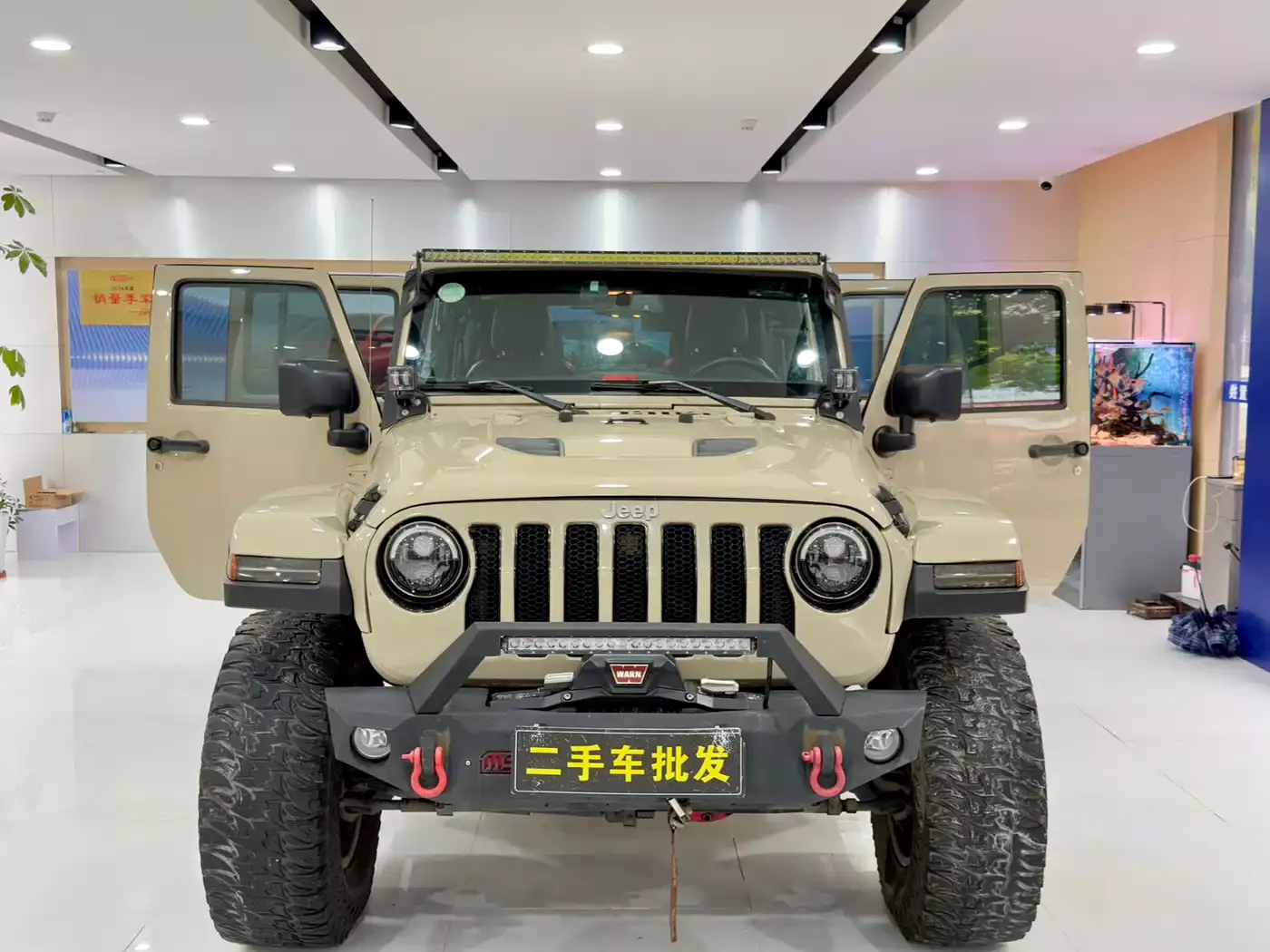 Jeep Wrangler 2015 3.0L Sahara 4-Door Comfort Edition фото 17