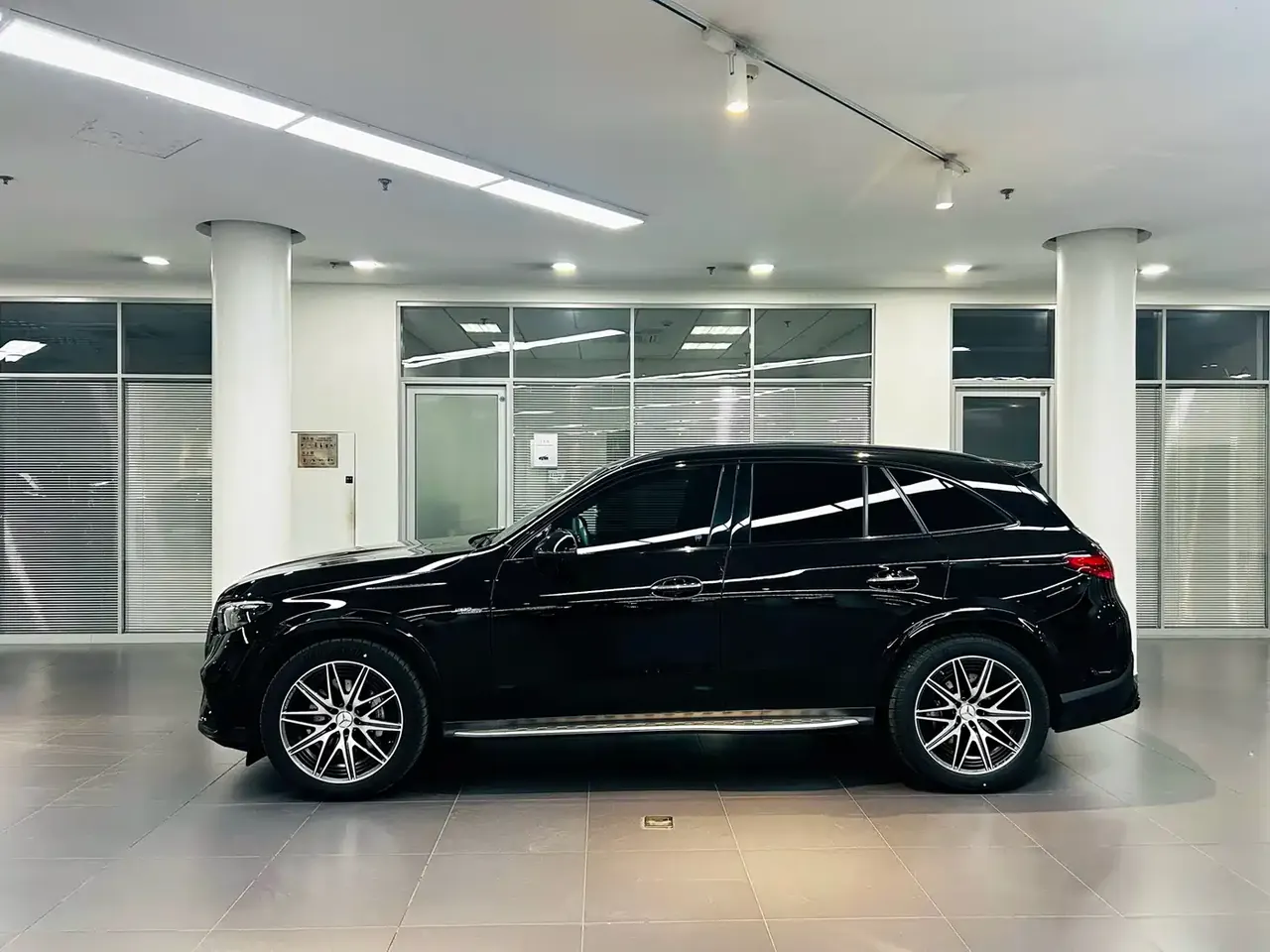 Mercedes-Benz GLC AMG 2024 AMG GLC 43 4MATIC фото 7