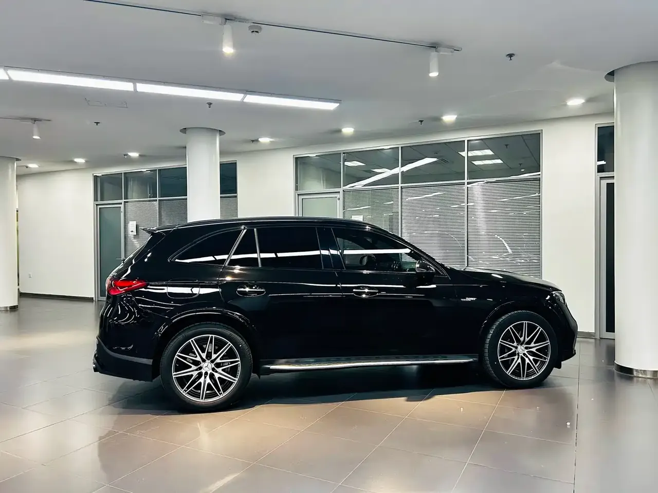 Mercedes-Benz GLC AMG 2024 AMG GLC 43 4MATIC фото 9