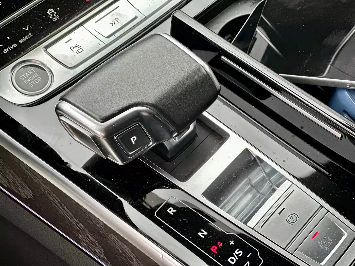 Audi A8 2021 A8L 50 TFSI quattro Comfort фото 15